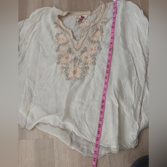 Johnny Was Cream Embroidered Top - Picture 4 of 5